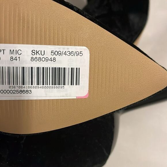 BCBGeneration Women's ISRA Knee High Black Boots Velvet Size 5 - Picture 4 of 4